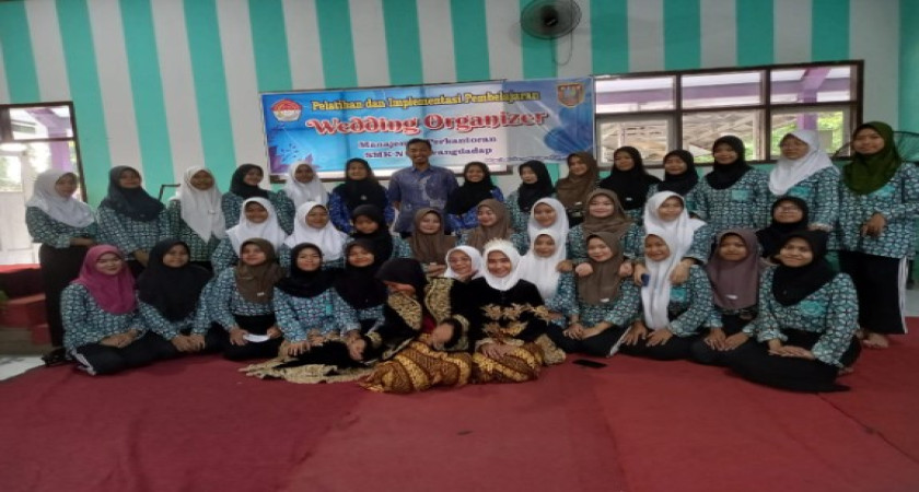 Wedding Organizer Sebagai Kegiatan Penilaian Sumatif Akhir Semester Ganjil Tahun 2023 Prodi Manajemen Perkantoran