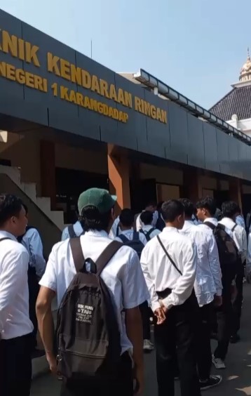 Peserta Tes GS Battery SMKN 1 Karangdadap